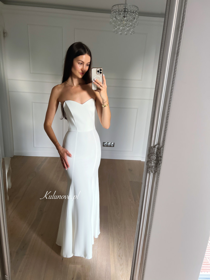 Monalisa A399 - dopasowana gorsetowa suknia ślubna w kształcie rybki 