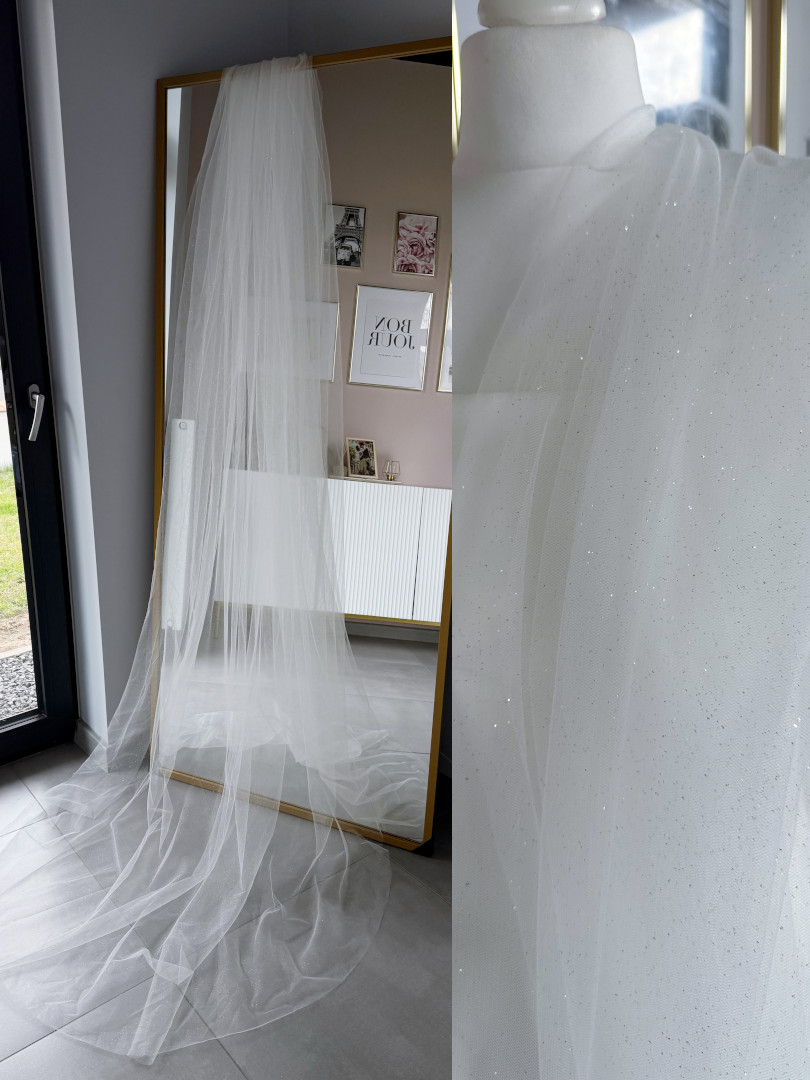 Długi tiulowy brokatowy welon o gładkim wykończeniu A344