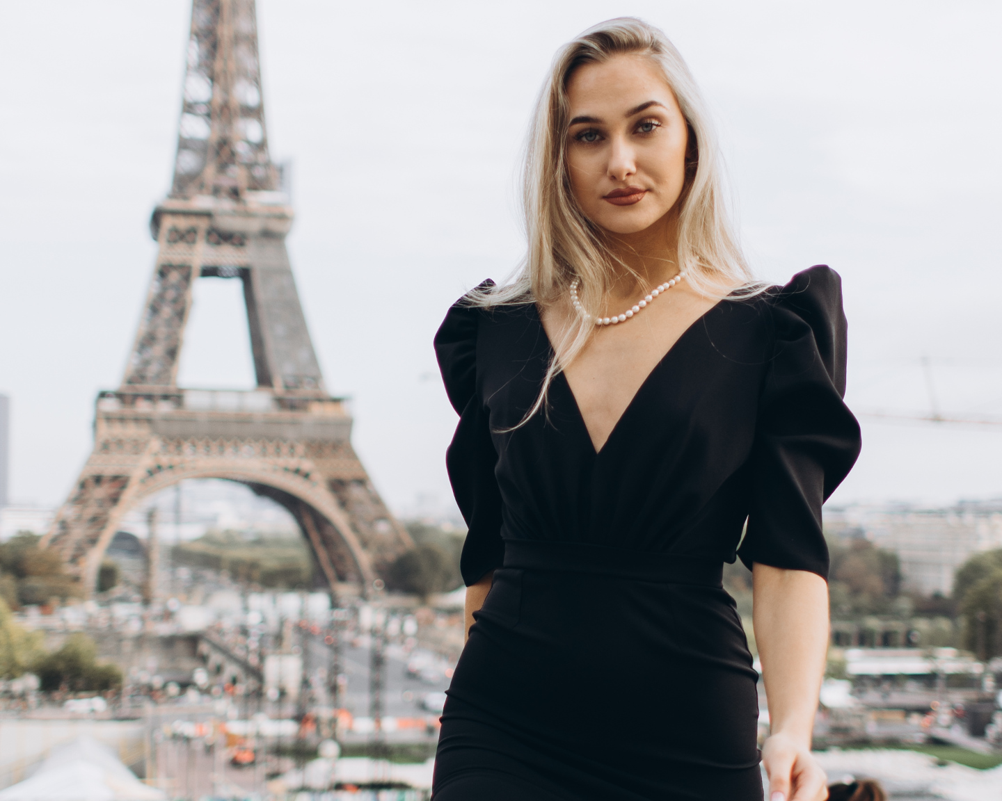 Sukienka do teatru - jaką wybrać?