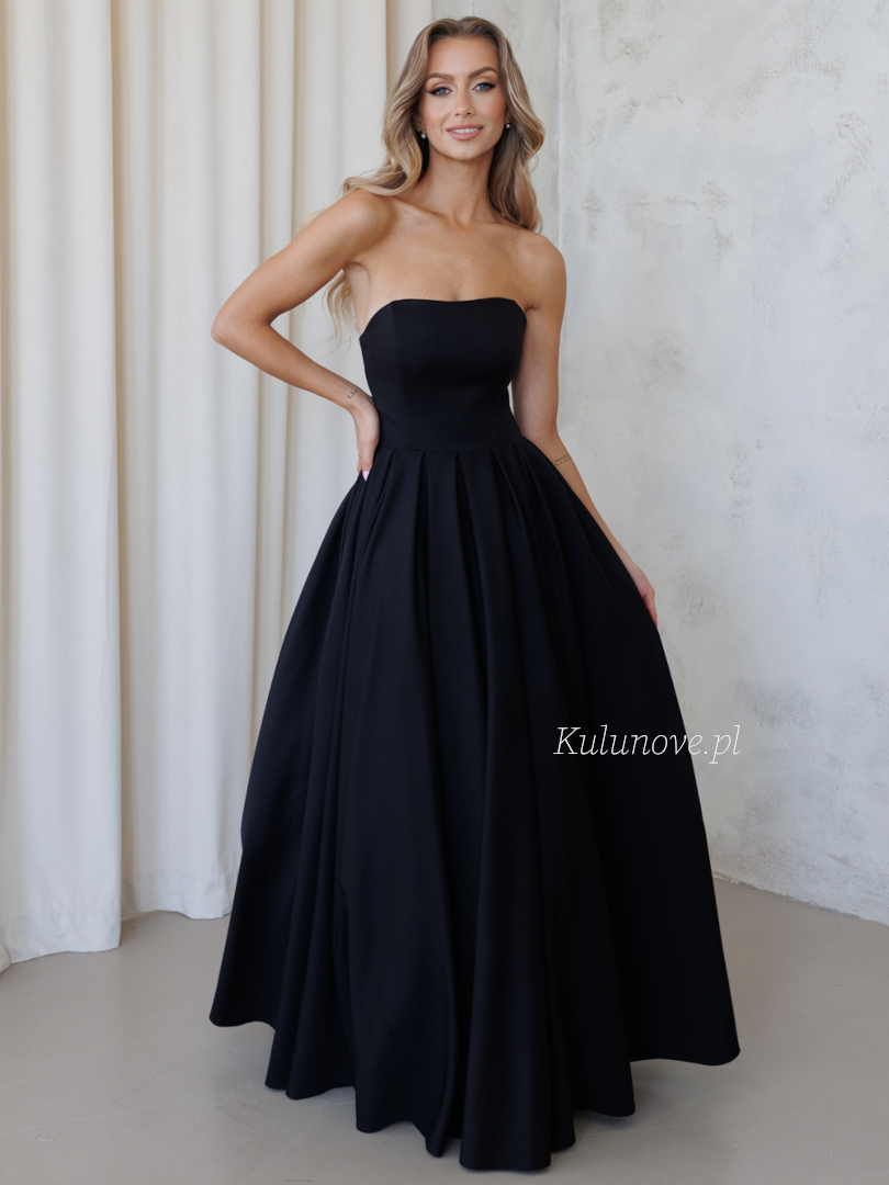 Bombshell - elegancka czarna sukienka studniówkowa typu księżniczka