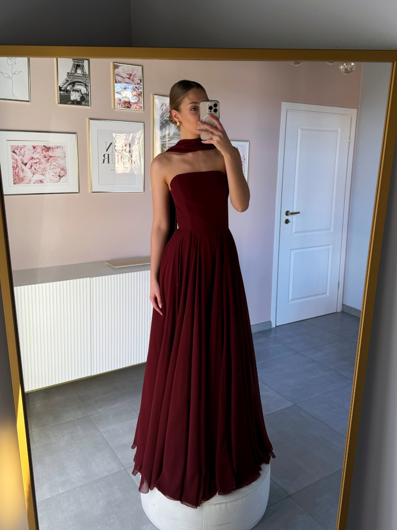 Ella - bordowa lekka szyfonowa suknia z gorsetem i szalem z materiału