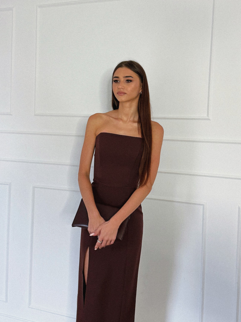 Emily - minimalistyczna sukienka w kolorze brązowym z gorsetową górą  - Kulunove zdjęcie 3
