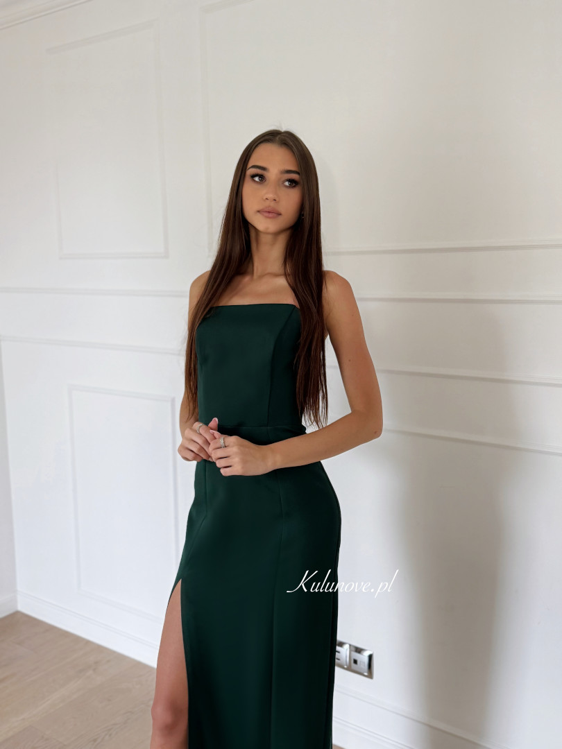 Emily - butelkowozielona sukienka z gorsetową górą i prostym dołem - Kulunove zdjęcie 2