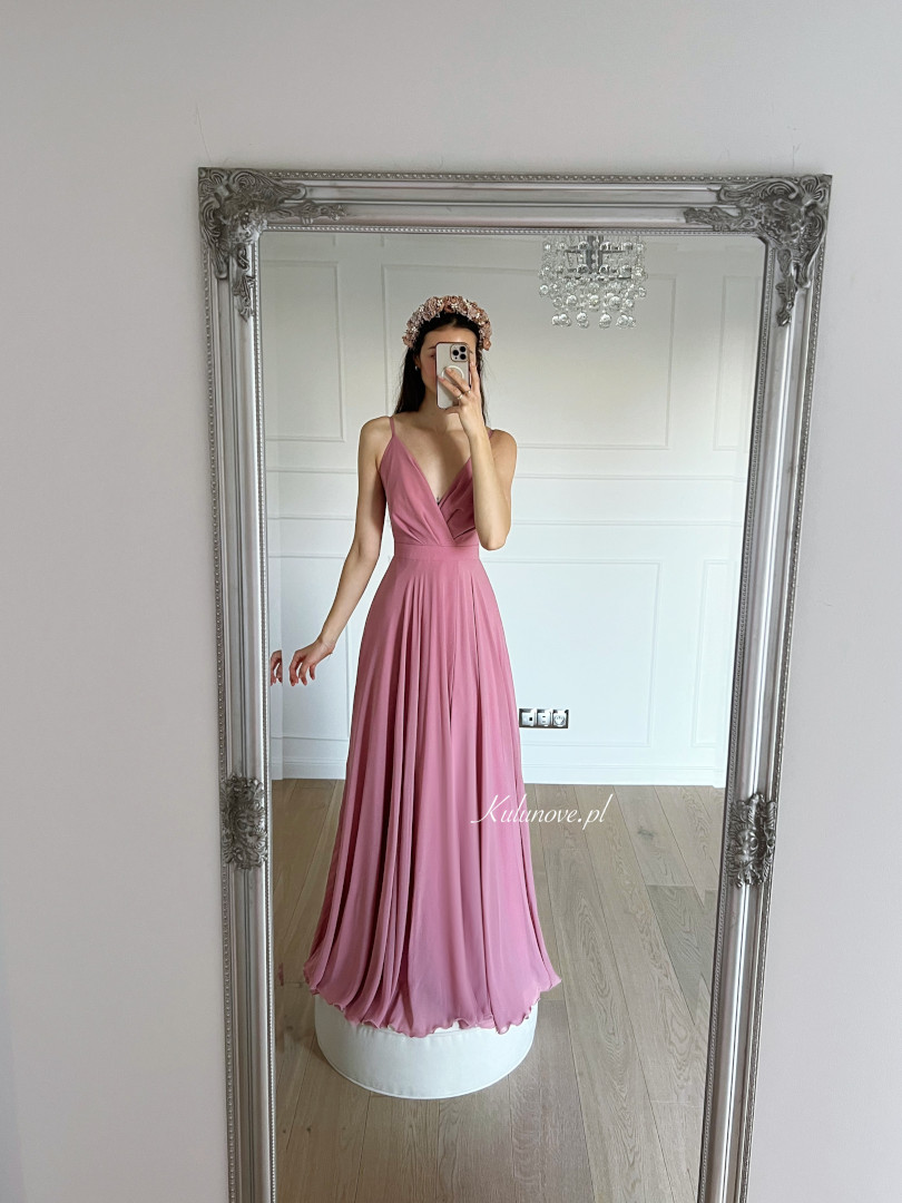 Alruna - długa szyfonowa sukienka na ramiączkach w kolorze brudnego różu - Kulunove zdjęcie 1