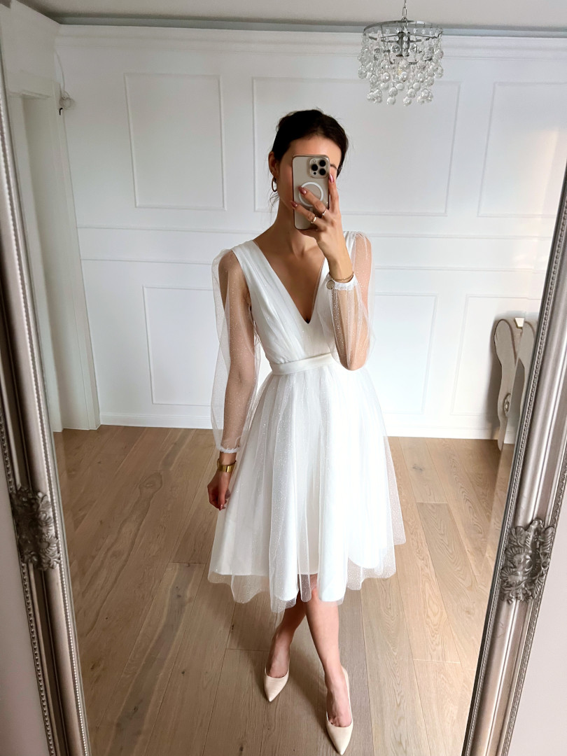 Alicja - tiulowa suknia ślubna midi z rękawami - Kulunove zdjęcie 1