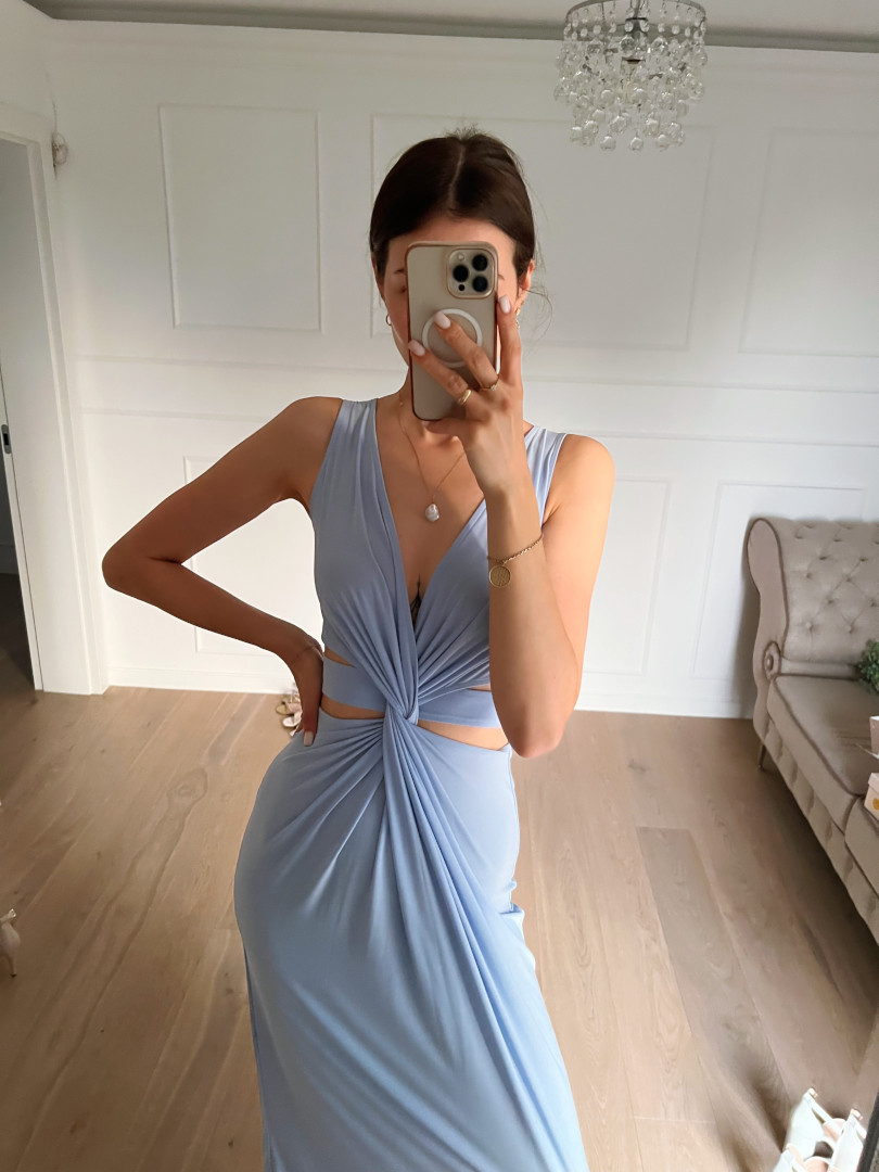 Arystea - błękitna sukienka maxi z wycięciami w pasie - Kulunove zdjęcie 3