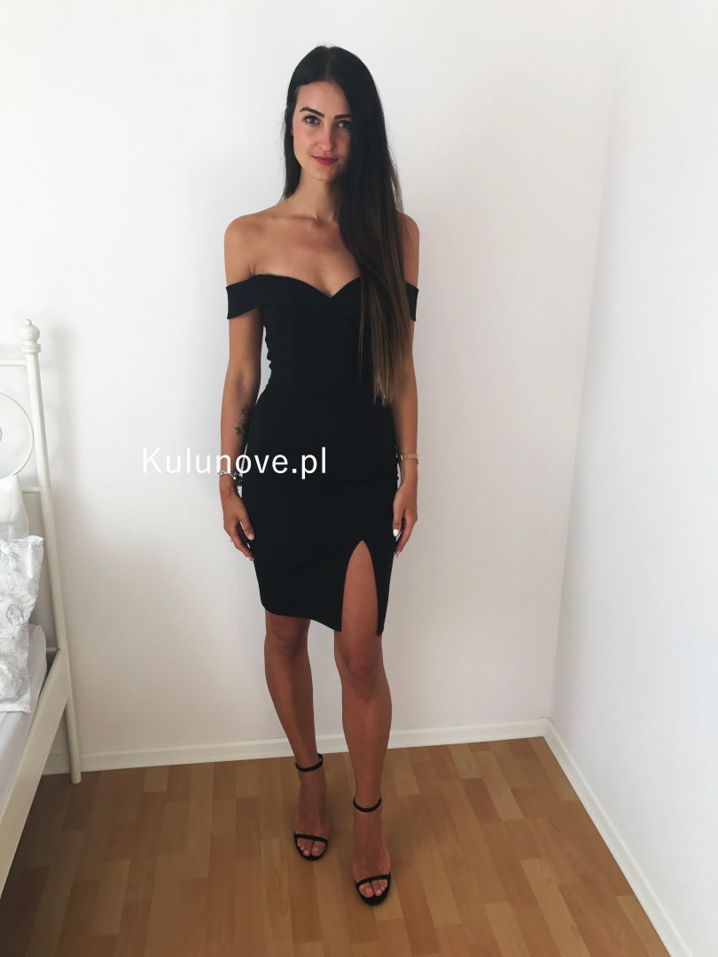 Angelina - mała czarna sukienka z odkrytymi ramionami - Kulunove zdjęcie 3