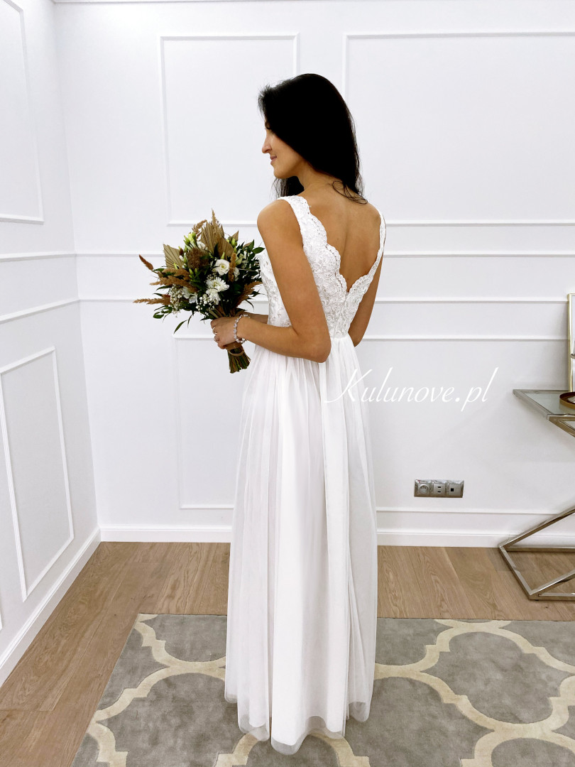 Sarah - biała suknia ślubna z tiulowym warstwowym  dołem - Kulunove zdjęcie 4