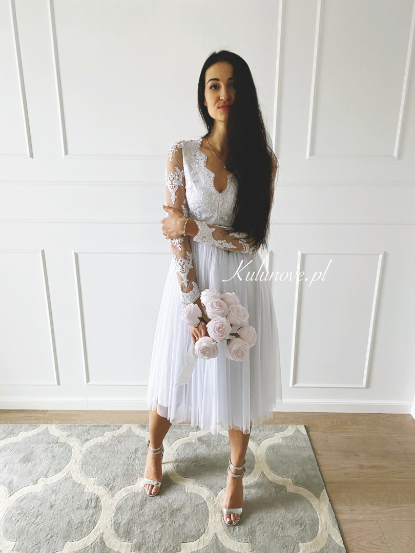 Nel - biała suknia ślubna o długości midi - Kulunove zdjęcie 3