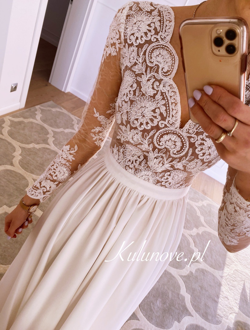 Marietta - biała suknia ślubna na długi rękaw  z beżowym podszyciem - Kulunove zdjęcie 3