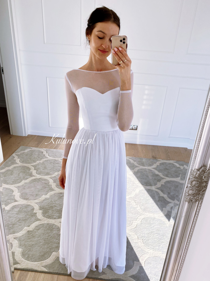 Mona - klasyczna prosta suknia ślubna z elastycznym rękawkiem - Kulunove zdjęcie 1