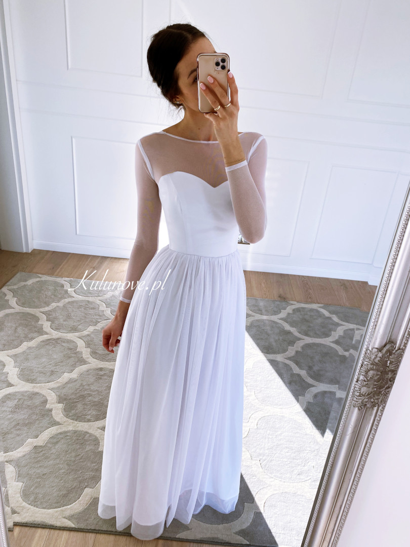 Mona - klasyczna prosta suknia ślubna z elastycznym rękawkiem - Kulunove zdjęcie 4