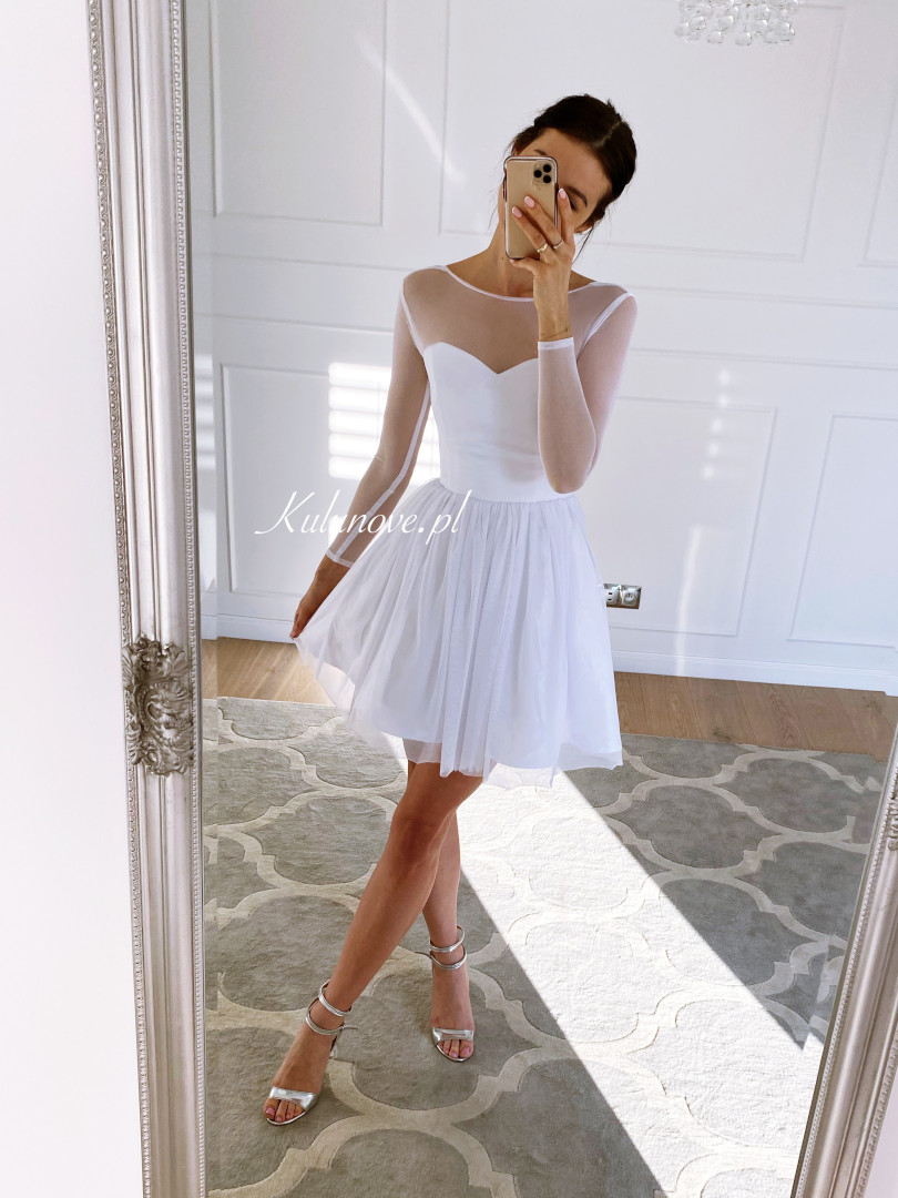 Mona mini - krótka rozkloszowana sukienka w kolorze białym - Kulunove zdjęcie 3