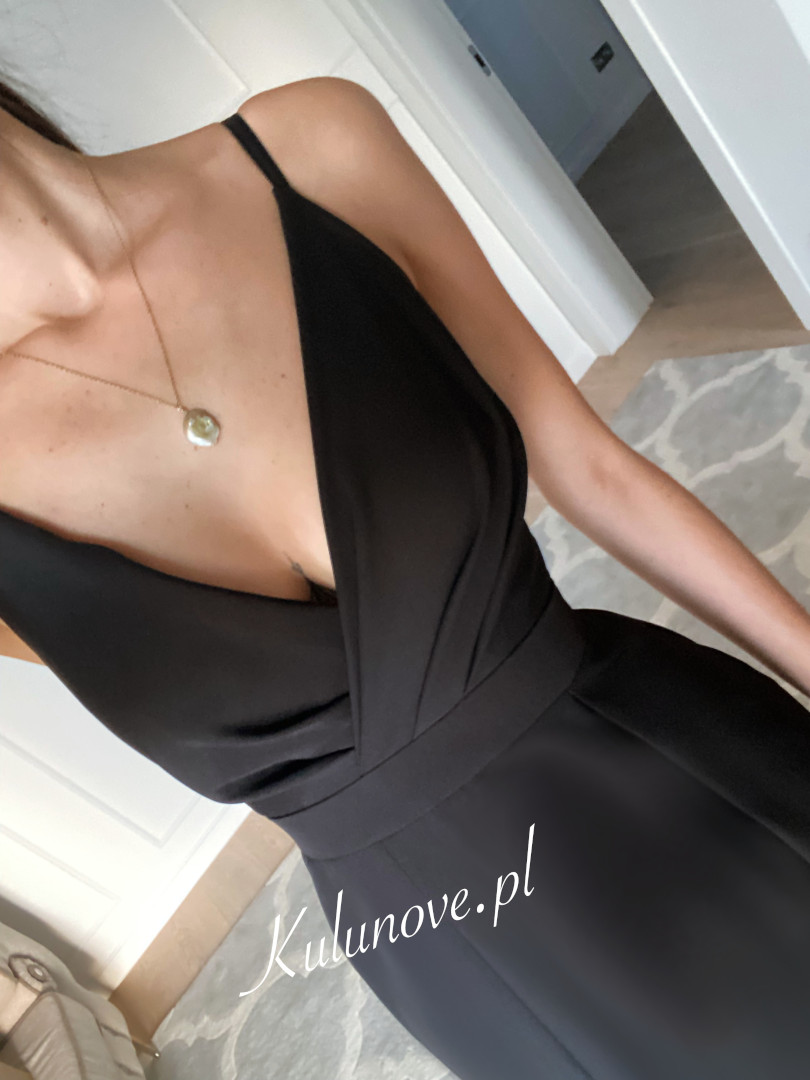Andrea - czarna prosta klasyczna sukienka - Kulunove zdjęcie 2