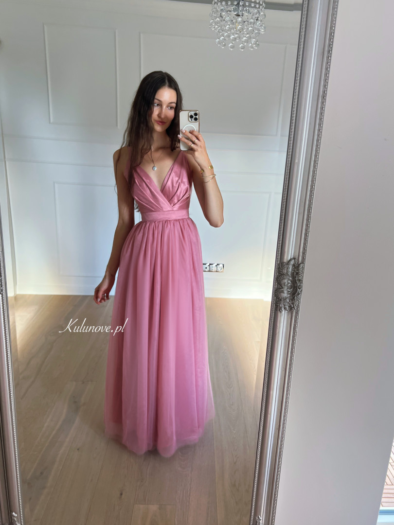 Ana - różowa sukienka maxi z delikatnie błyszczącego tiulu - Kulunove zdjęcie 4