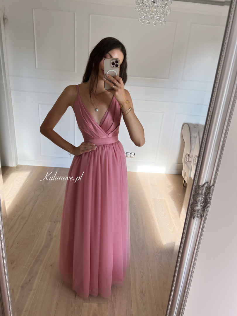 Ana - różowa sukienka maxi z delikatnie błyszczącego tiulu - Kulunove zdjęcie 2