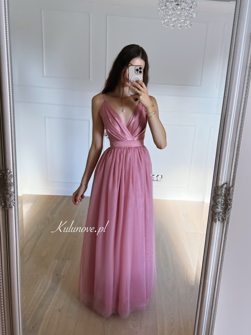 Ana - różowa sukienka maxi z delikatnie błyszczącego tiulu - Kulunove zdjęcie 3