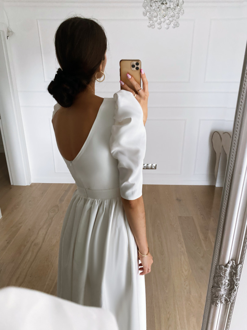 Laurell - elegancka suknia ślubna z  bufkami z głębokim dekoltem zdjęcie 3