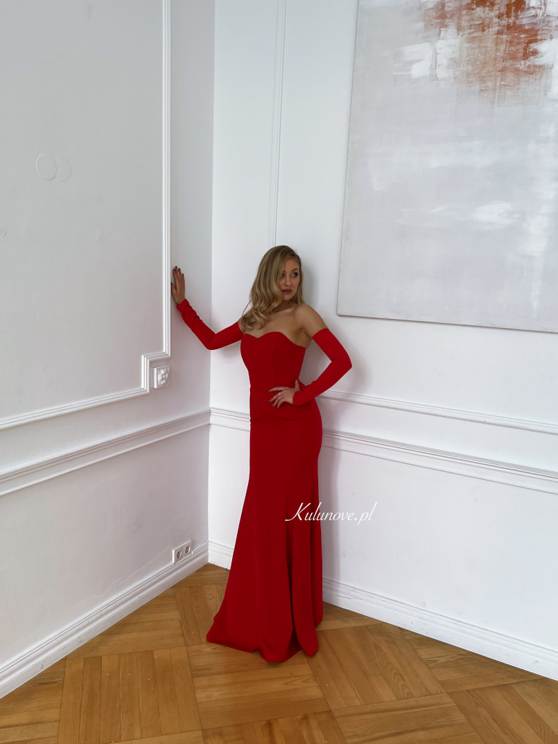 Monalisa - elegancka dopasowana czerwona sukienka w kształcie rybki z rękawiczkami - Kulunove zdjęcie 4