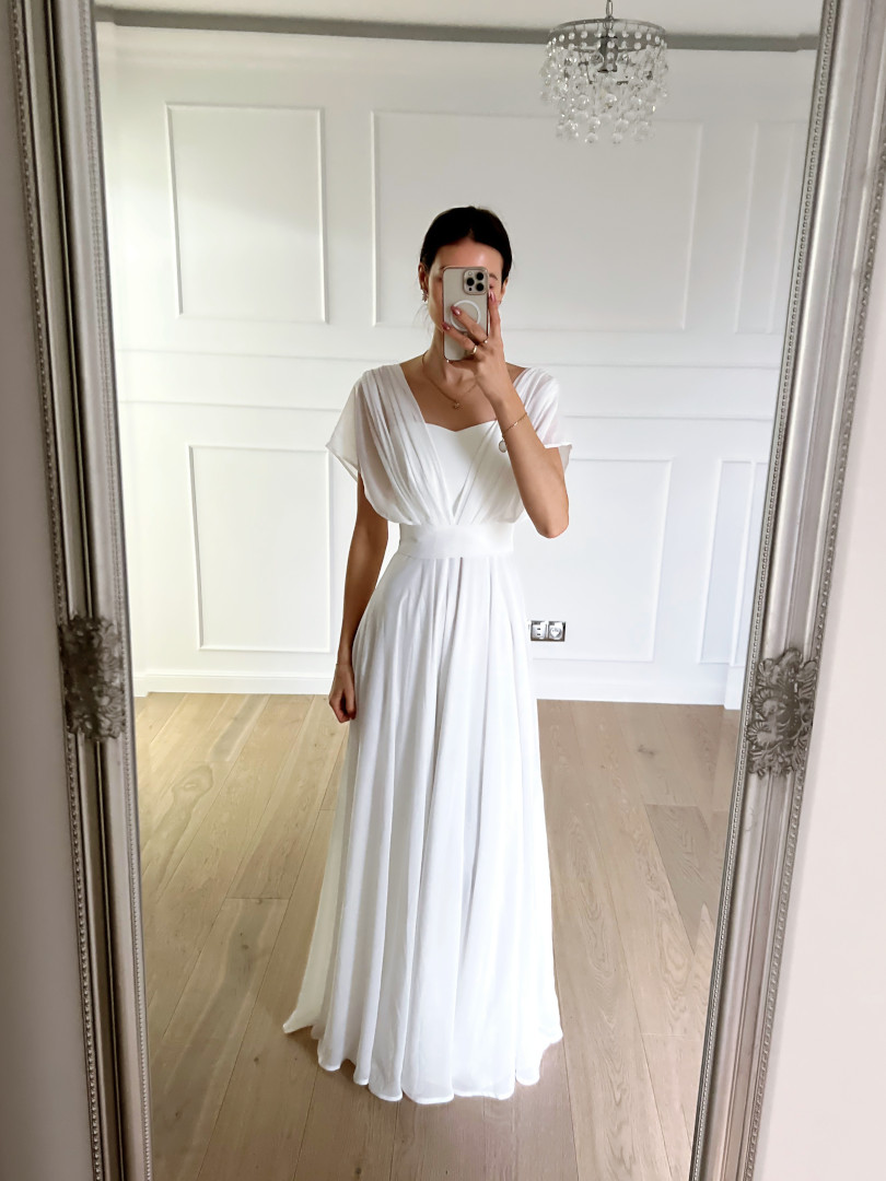 Vivienne - prosta szyfonowa suknia ślubna z zakrytymi ramionami - Kulunove zdjęcie 1