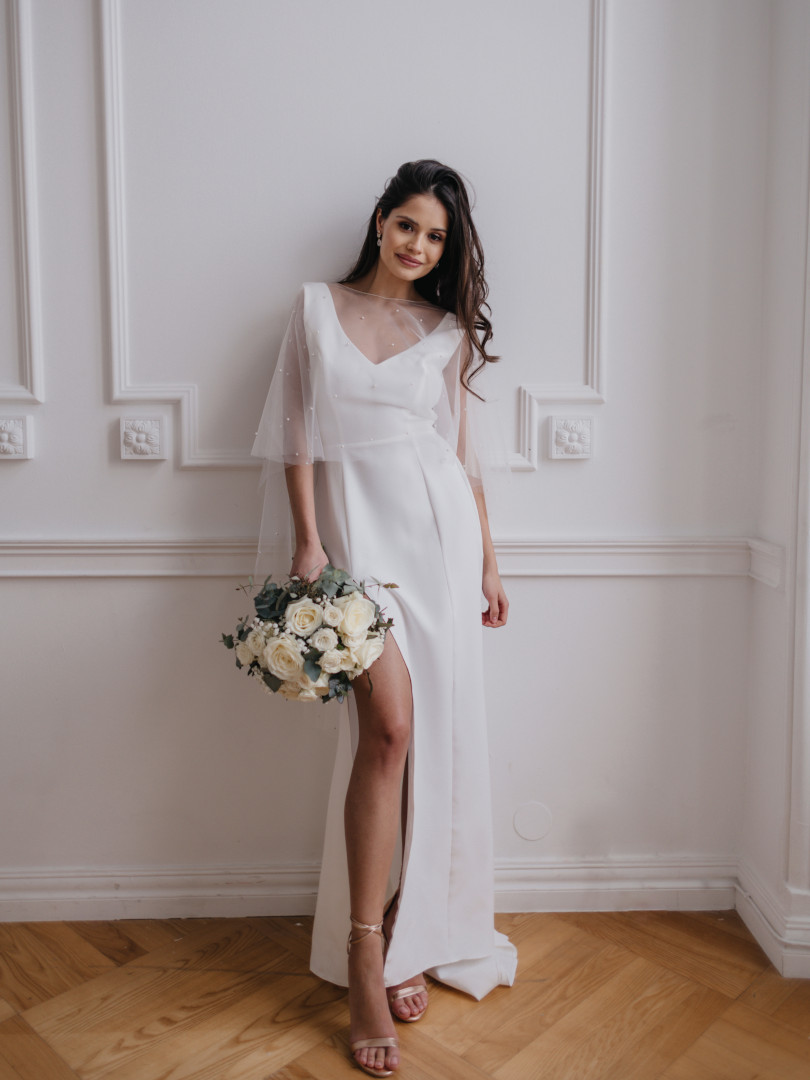 Valentina - prosta, klasyczna suknia 艣lubna  z trenem - Kulunove zdj臋cie 4