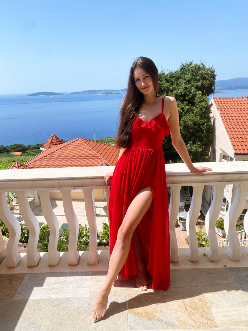 Ornelia - długa szyfonowa czerwona sukienka hiszpanka z falbanką - Kulunove zdjęcie 1