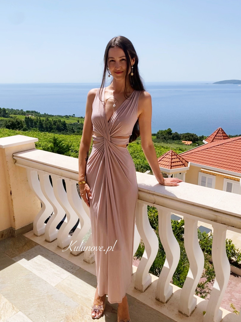 Arystea - beżowa sukienka z brokatem w stylu greckim z wycięciami w pasie - Kulunove zdjęcie 1