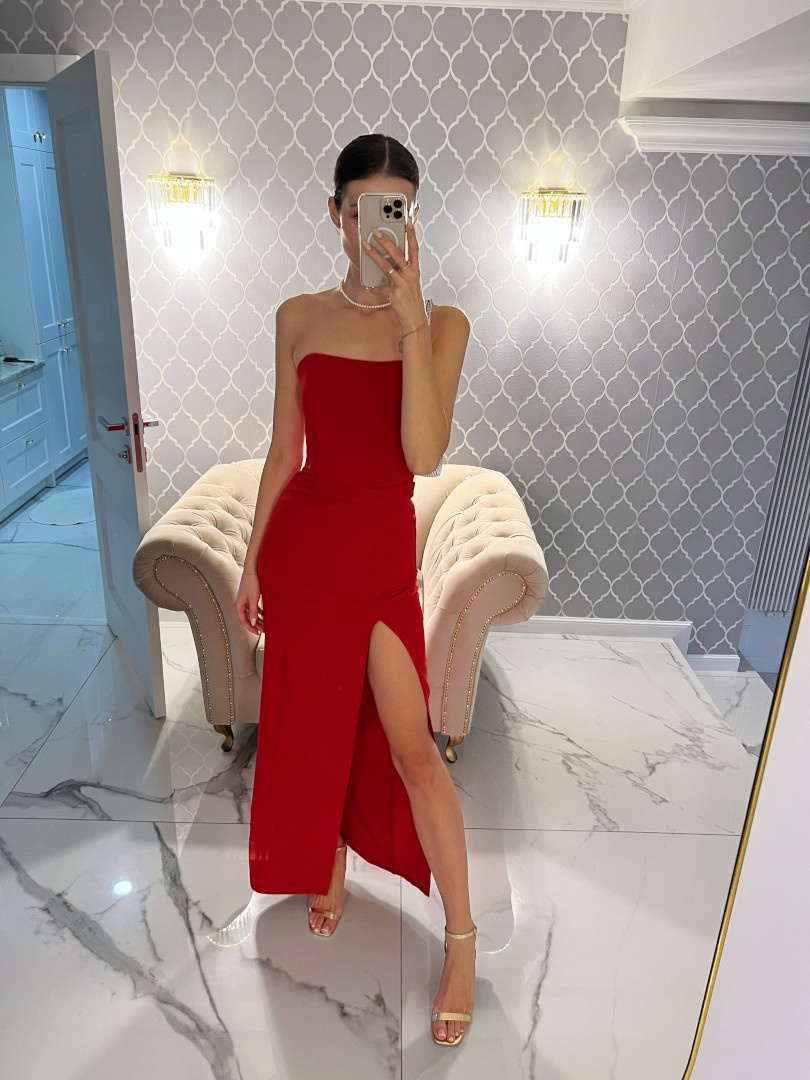 Emily - długa elegancka czerwona sukienka z gorsetem bez ramiączek - Kulunove zdjęcie 3