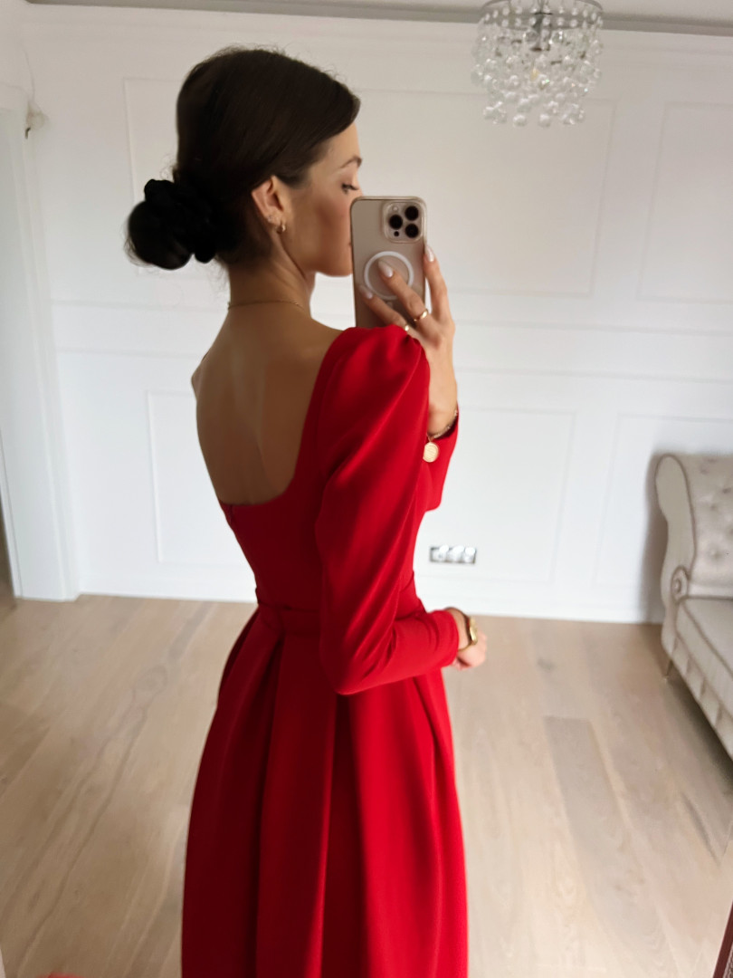 Bonita - czerwona suknia maxi na długi rękaw z dekoltem caro - Kulunove zdjęcie 4
