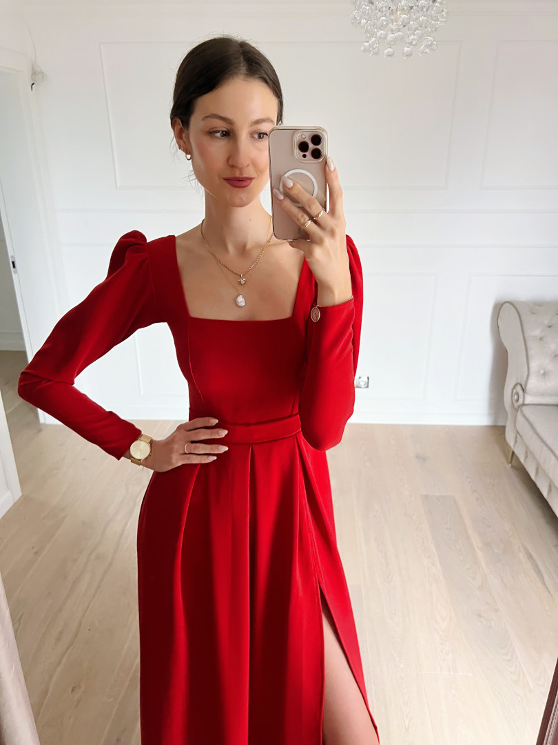 Bonita - czerwona suknia maxi na długi rękaw z dekoltem caro - Kulunove zdjęcie 2