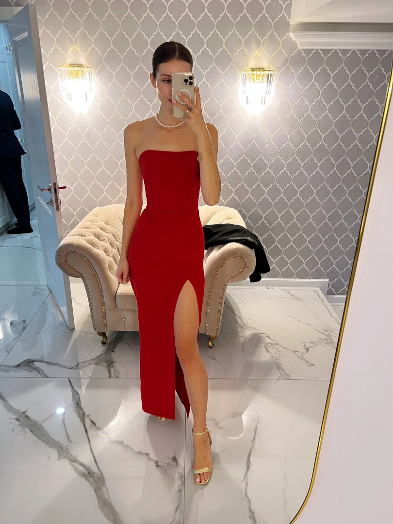 Emily - długa elegancka czerwona sukienka z gorsetem bez ramiączek - Kulunove zdjęcie 1