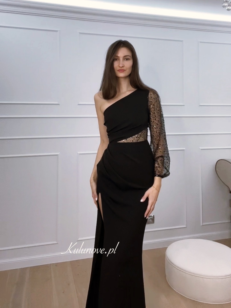 Leticia - długa czarna sukienka na jedno ramię z ozdobnym rękawem - Kulunove zdjęcie 1