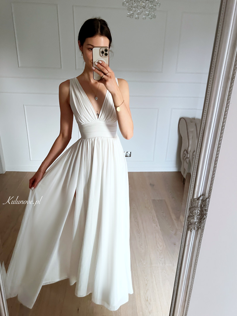 Nella - biała sukienka na ramiączkach o długości maxi - Kulunove zdjęcie 1