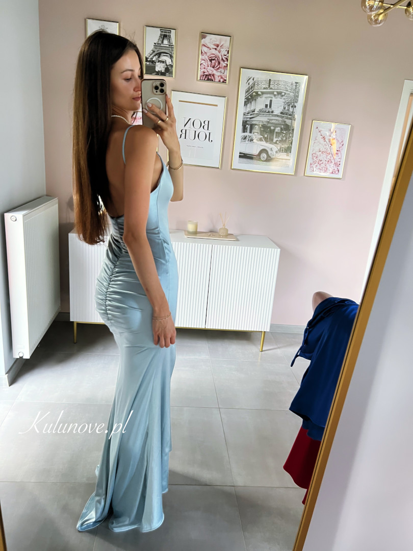 Milano - sukienka maxi z okrytymi plecami na ramiączkach w kolorze gołębim niebieskim - Kulunove zdjęcie 1