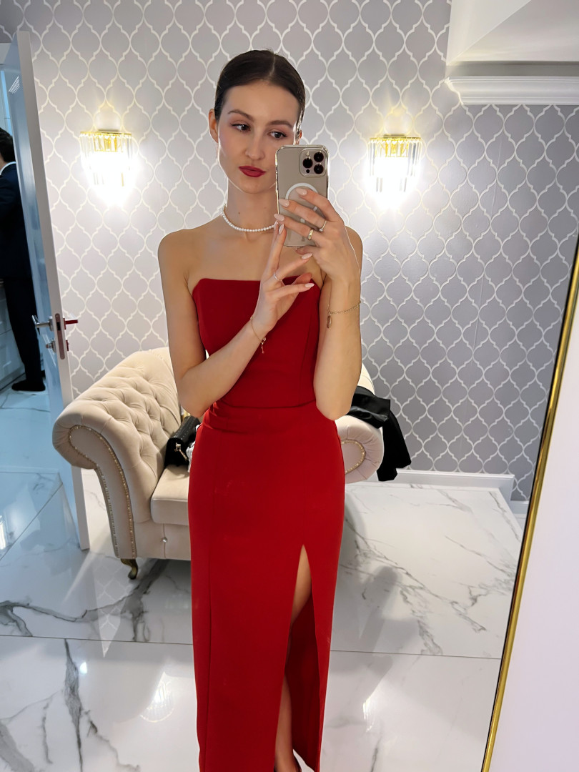 Emily - długa elegancka czerwona sukienka z gorsetem bez ramiączek - Kulunove zdjęcie 4