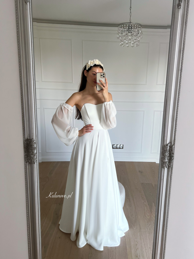 Florencja- gładka gorsetowa suknia ślubna ecru  z szyfonowymi rękawami z falbanką - Kulunove zdjęcie 1