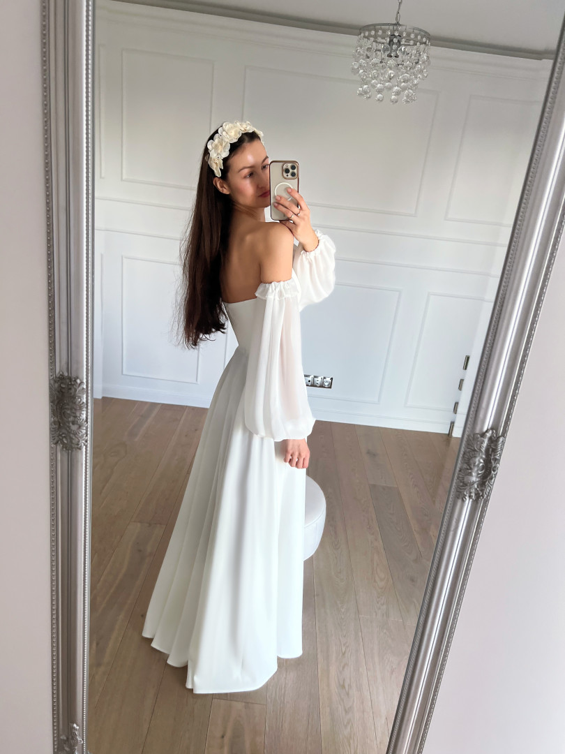 Florencja- gładka gorsetowa suknia ślubna ecru  z szyfonowymi rękawami z falbanką - Kulunove zdjęcie 4
