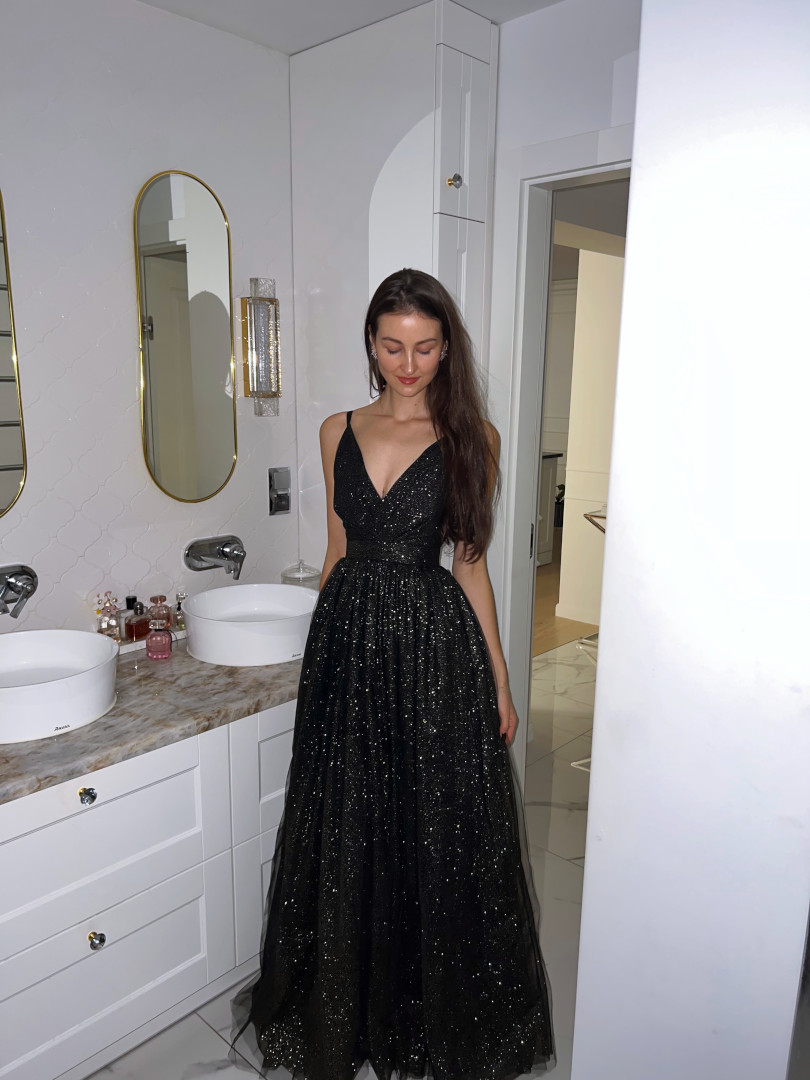 Ana - długa czarna suknia księżniczka z tiulu pokryta brokatem - Kulunove zdjęcie 2