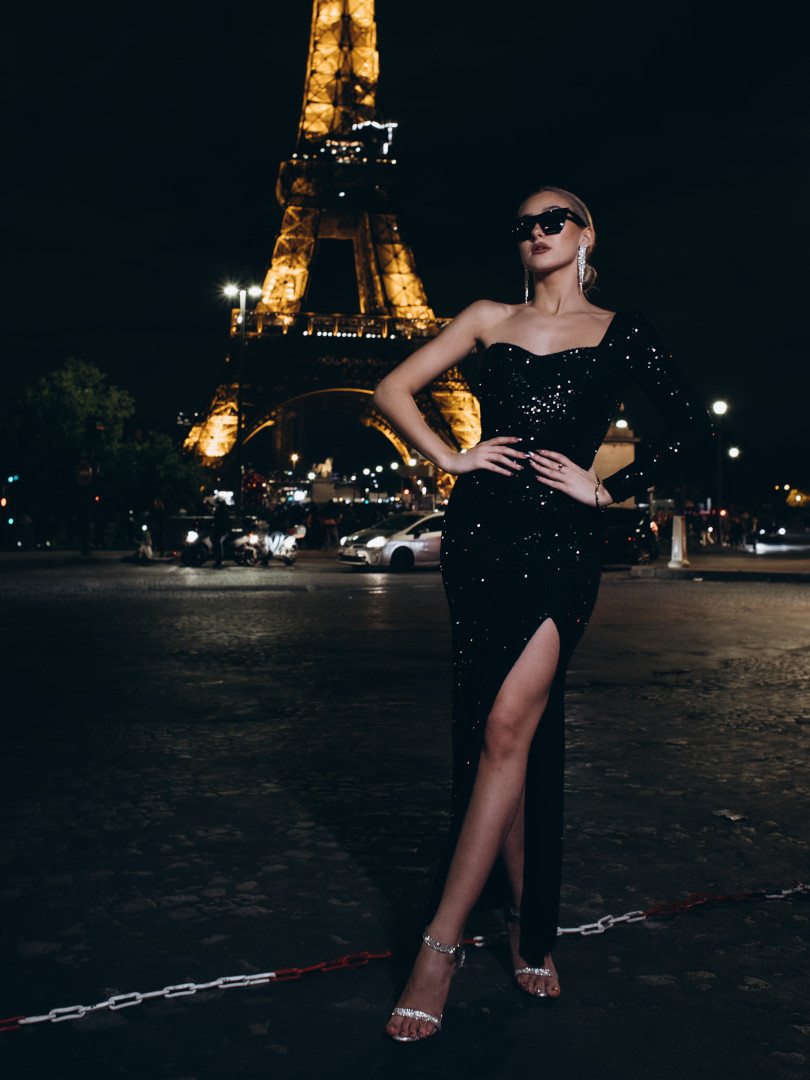 Francua - czarna cekinowa suknia maxi na jedno ramię - Kulunove zdjęcie 3