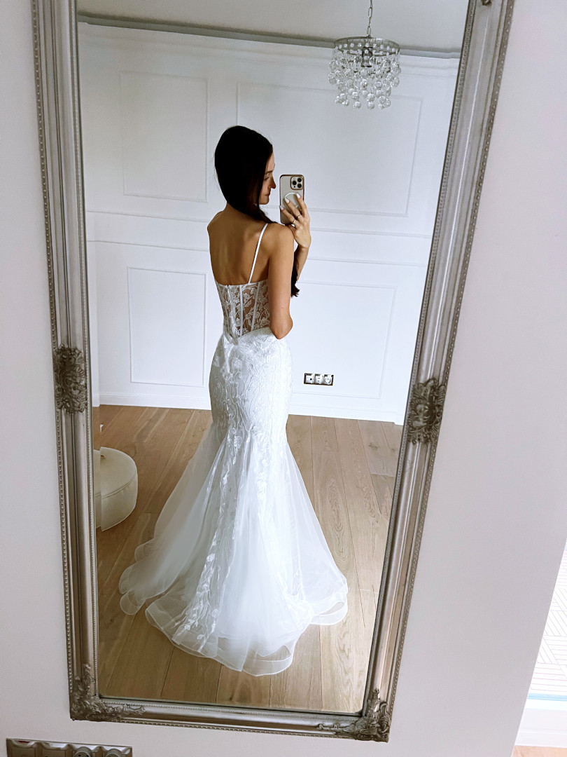 Sophia - koronkowa suknia ślubna syrenka na cienkich ramiączkach - Kulunove zdjęcie 2