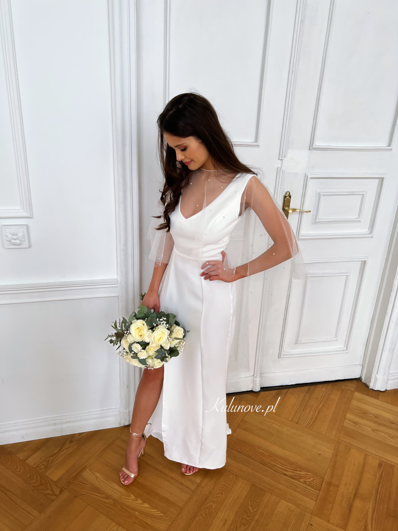 Valentina - prosta, klasyczna suknia 艣lubna  z trenem - Kulunove zdj臋cie 3