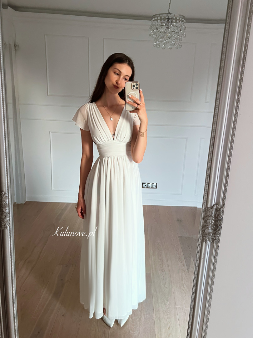 Tenerif - prosta suknia ślubna z krótkim szyfonowym rękawem - Kulunove zdjęcie 1