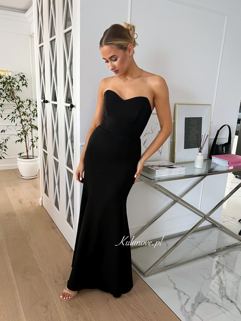 Monalisa  - czarna gorsetowa sukienka maxi o dopasowanym kroju rybki - Kulunove zdjęcie 2