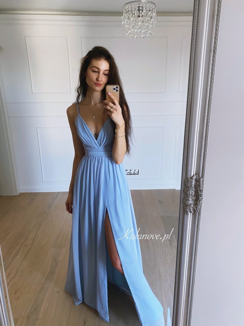 Francesca - błękitna  szyfonowa sukienka maxi z głębokim dekoltem - Kulunove zdjęcie 1