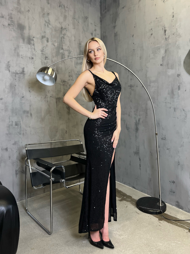 Glossy - czarna cekinowa sukienka maxi z dekoltem na plecach - Kulunove zdjęcie 1