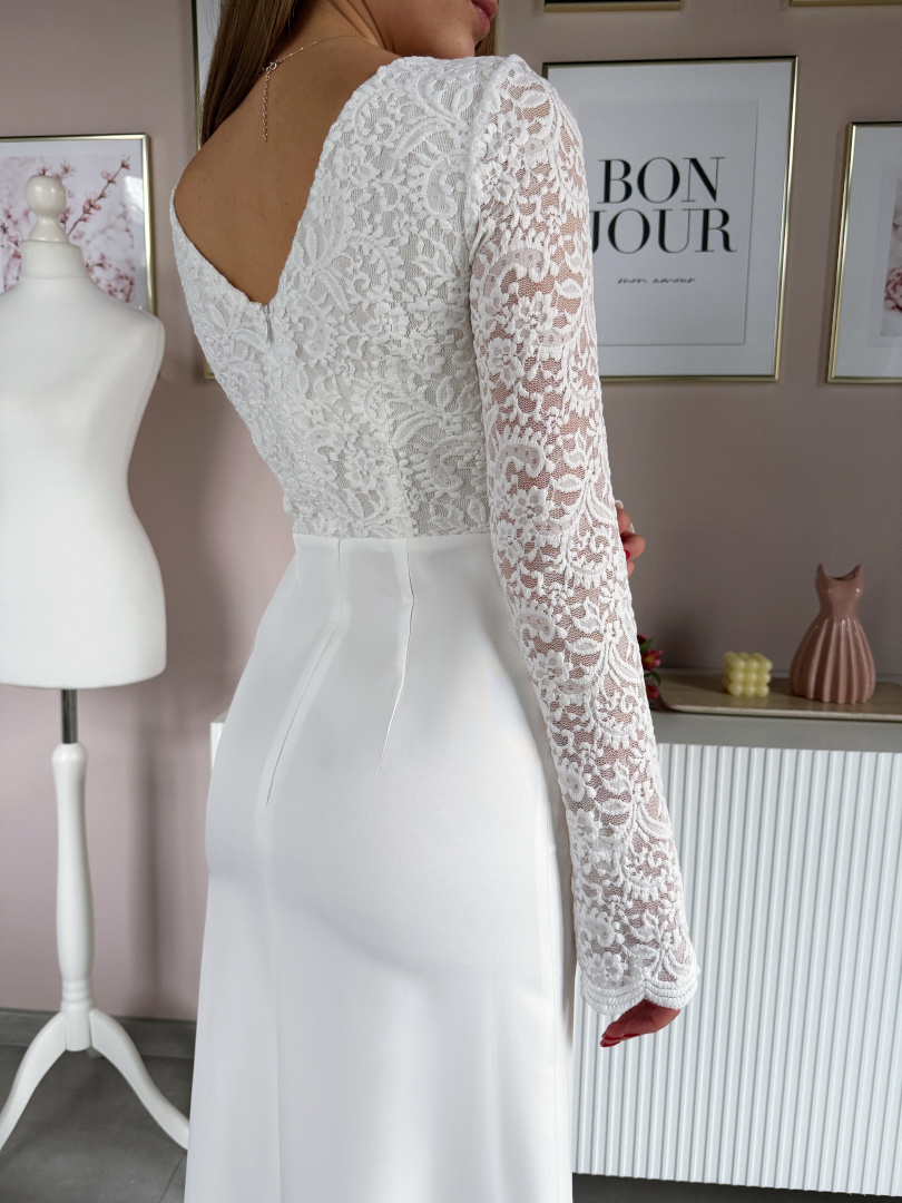 Isadora - elegancka suknia ślubna z koronkową górą, prostym dołem i długim rękawem