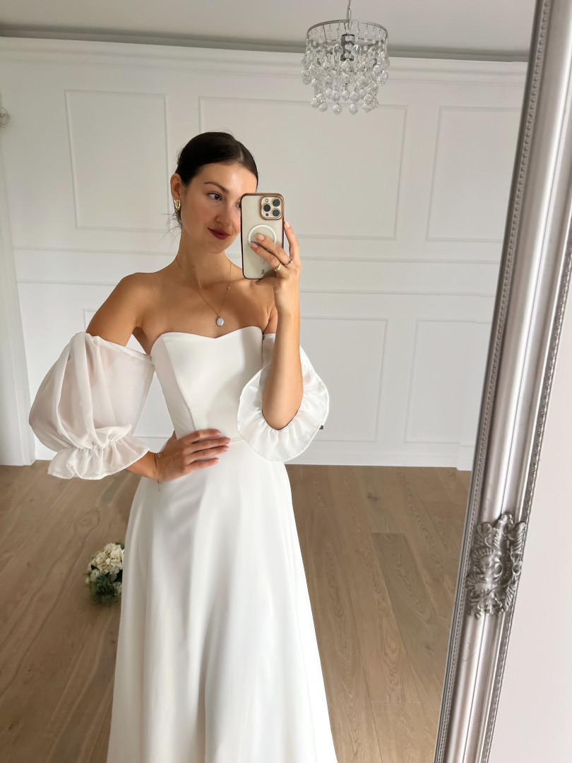 Maya - gorsetowa suknia ślubna z szyfonowym dołem i szyfonowymi rękawami 3/4