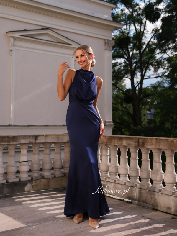 Aria - elegancka sukienka maxi z lejącej satyny w kolorze granatowym