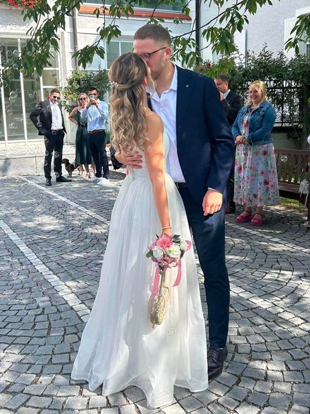 Bonnie - romantyczna szyfonowa suknia z wiązaniem na plecach