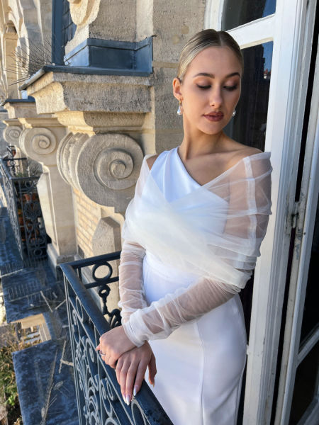 Komin, tiulowa etola ślubna ecru z dodatkowymi rękawami